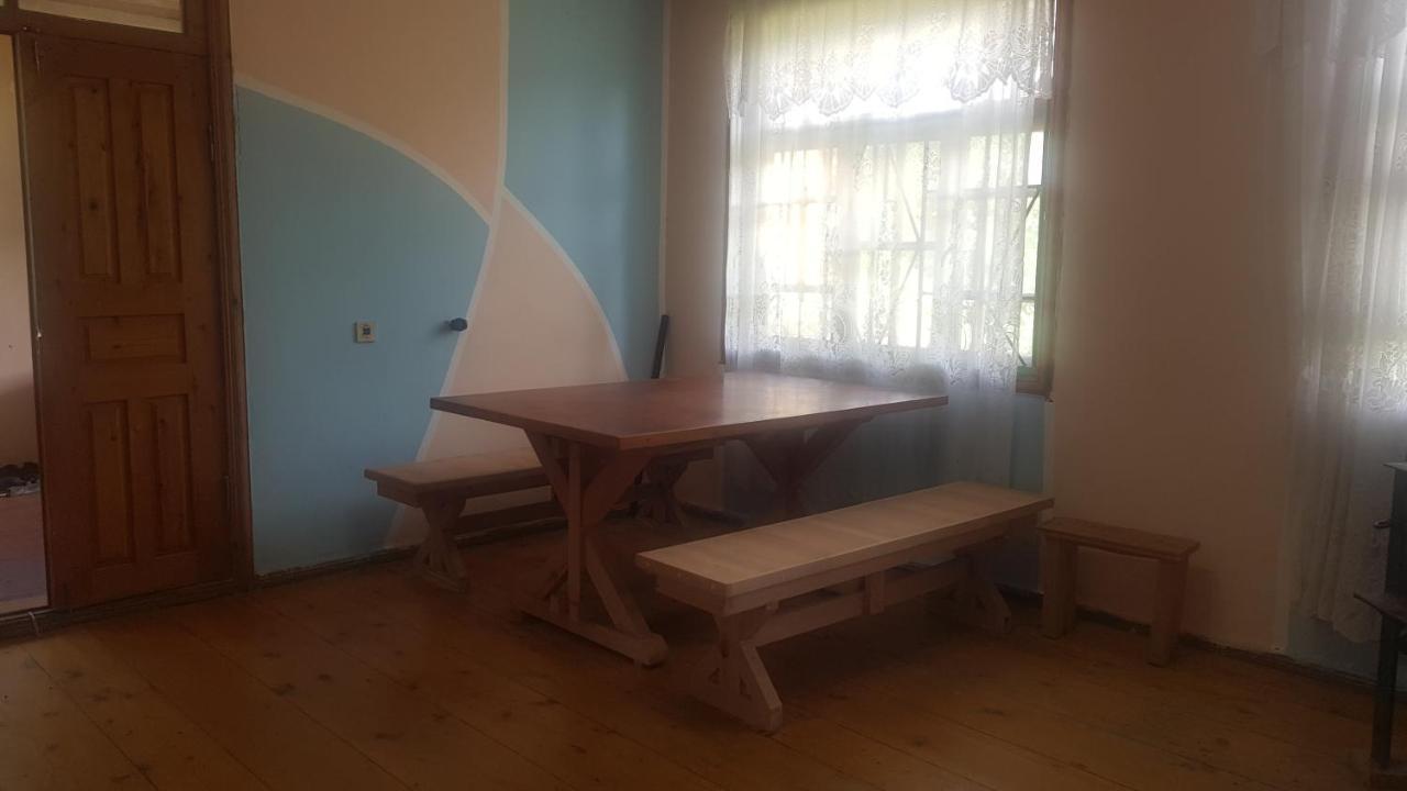 Hostel The Misty Mountains Mestia Bagian luar foto