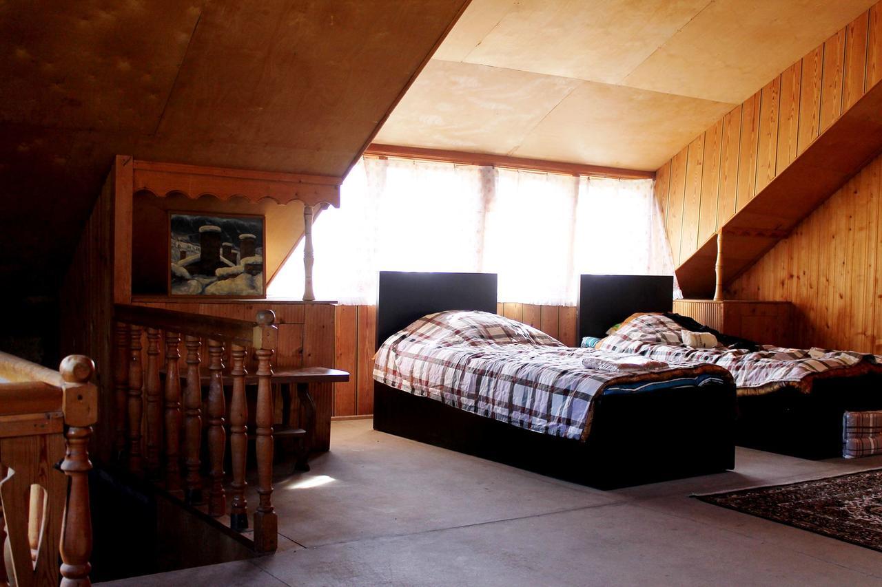Hostel The Misty Mountains Mestia Bagian luar foto
